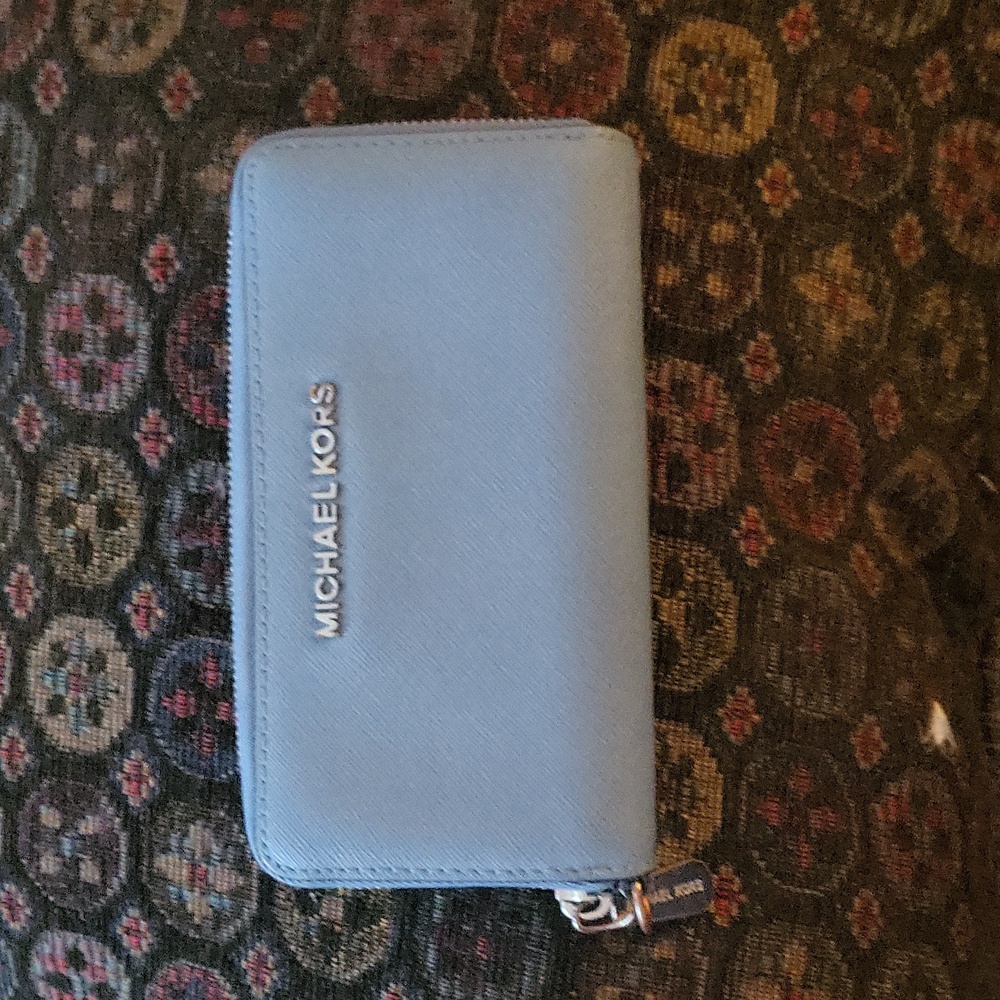 Micheal Kors Purse W/Wallet - Picture 7 of 9